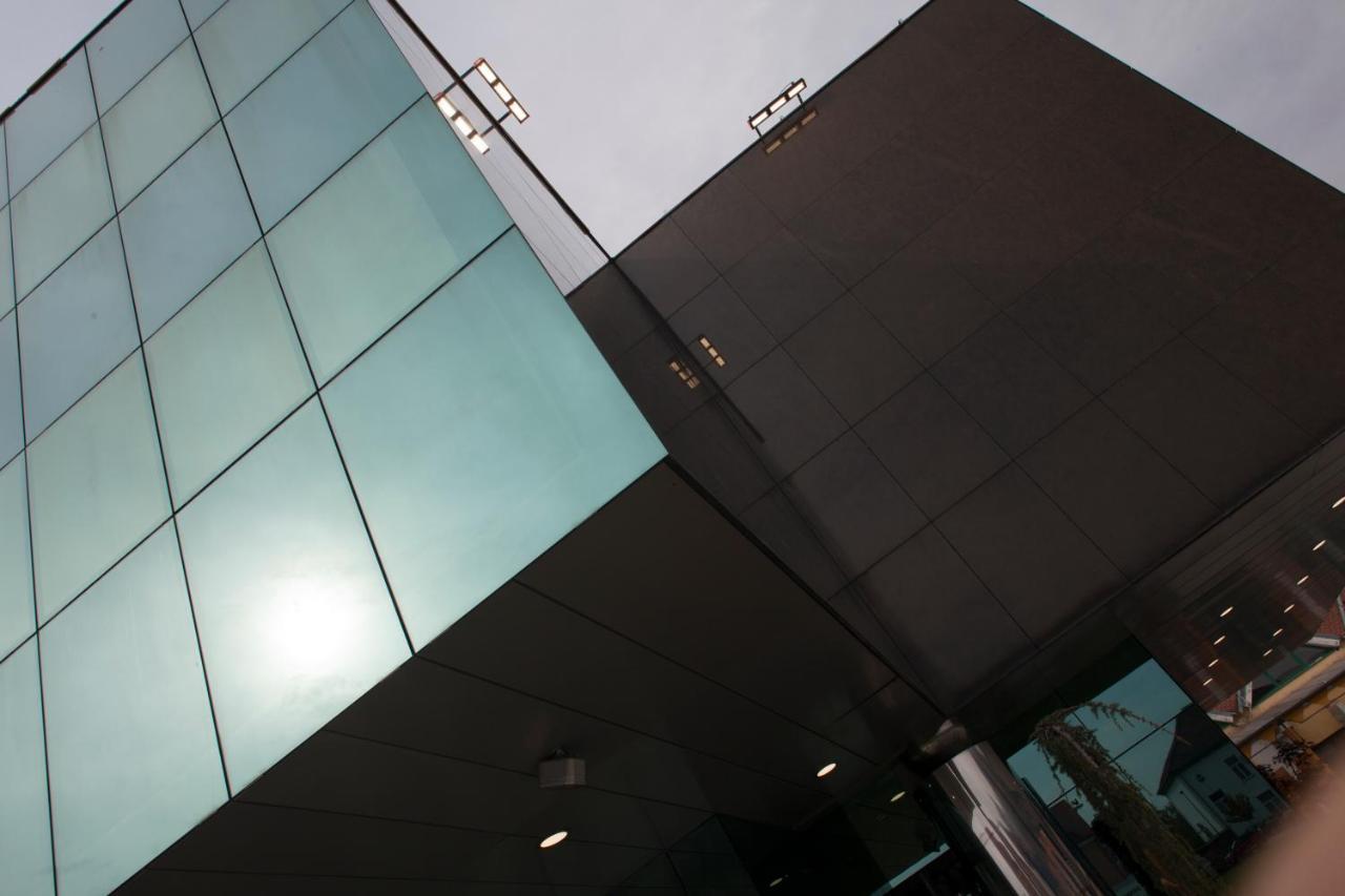 Cubis Hotel